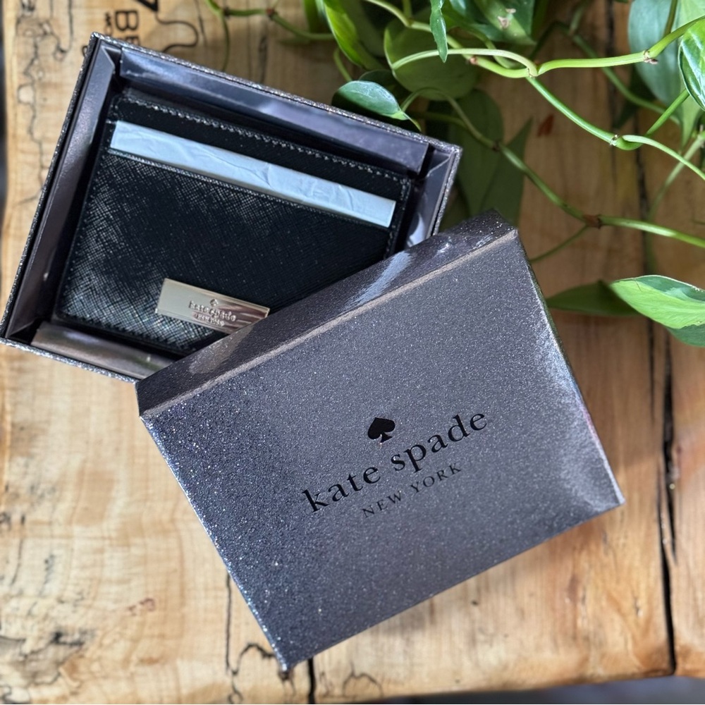 NIB ♠️ Kate Spade ♠️ Kenzie Saffiano Patent Slim Cardholder - Black and Gold